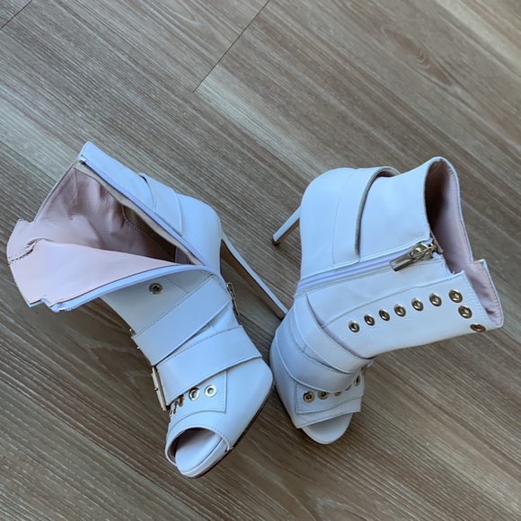 Spazio Moda white genuine leather leather straps and buckle peep toe bootie - Picture 16 of 16